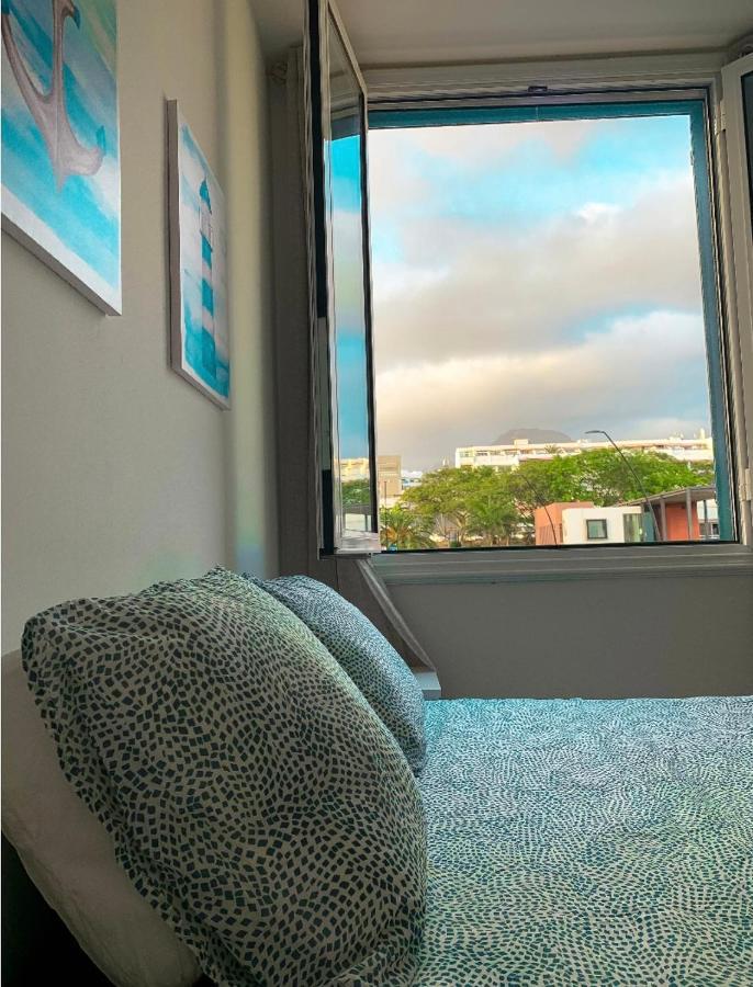 Lovely 2 Bedroom Apartment Near Las Vistas Beach Adults Only! Playa de las Américas Kültér fotó